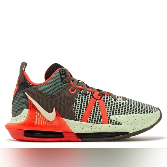 Nike Men LeBron Witness 7 Black/Bright Crimson Alligator Basketball Shoes Size12 - Picture 2 of 7